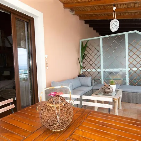 Seaview Stone In Apartment